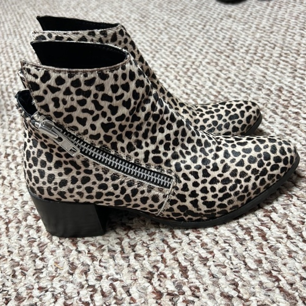 Woman’s booties - Picture 10 of 11